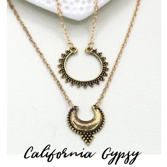 RESTOCKING🎉Antique gold double crescent necklace - Picture 2 of 5